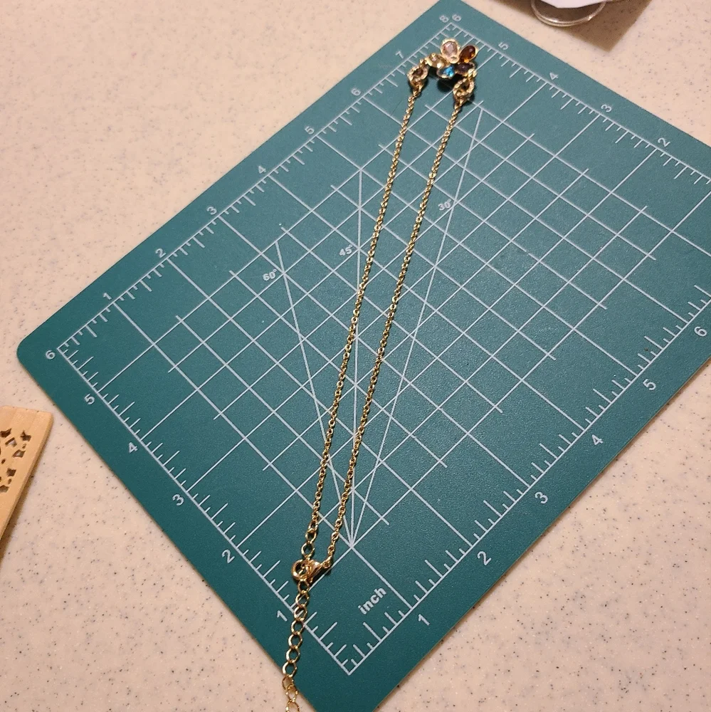 Ladies Necklace for sale
